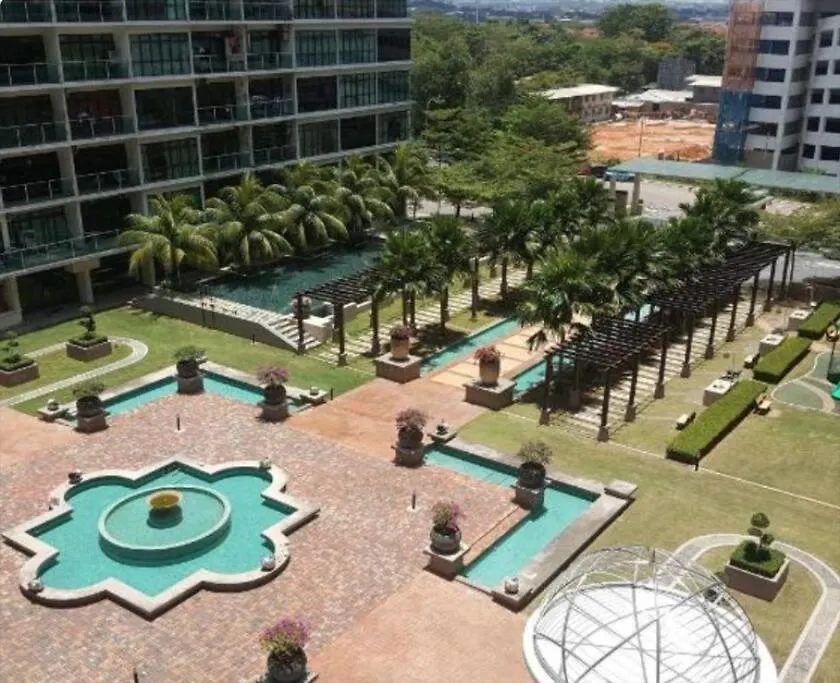 Mount Austin Palazio # Lake View Super Nice View Johor Bahru