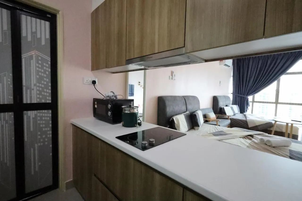 Mount Austin Palazio # Lake View Super Nice View Johor Bahru Apartment