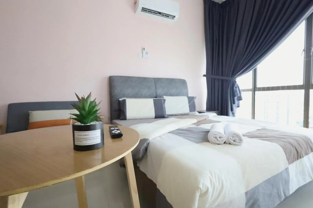 Apartment Mount Austin Palazio # Lake View Super Nice View Johor Bahru Malaysia
