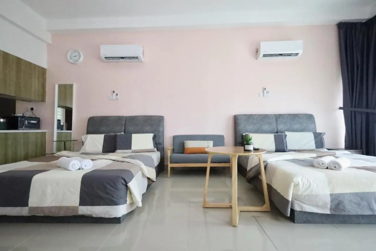 Apartment Mount Austin Palazio # Lake View Super Nice View Johor Bahru