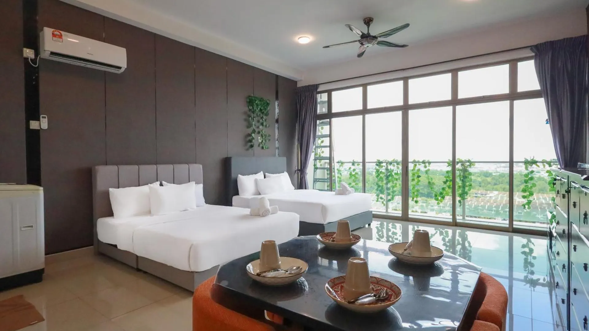 Apartment Mount Austin Palazio # Lake View Super Nice View Johor Bahru