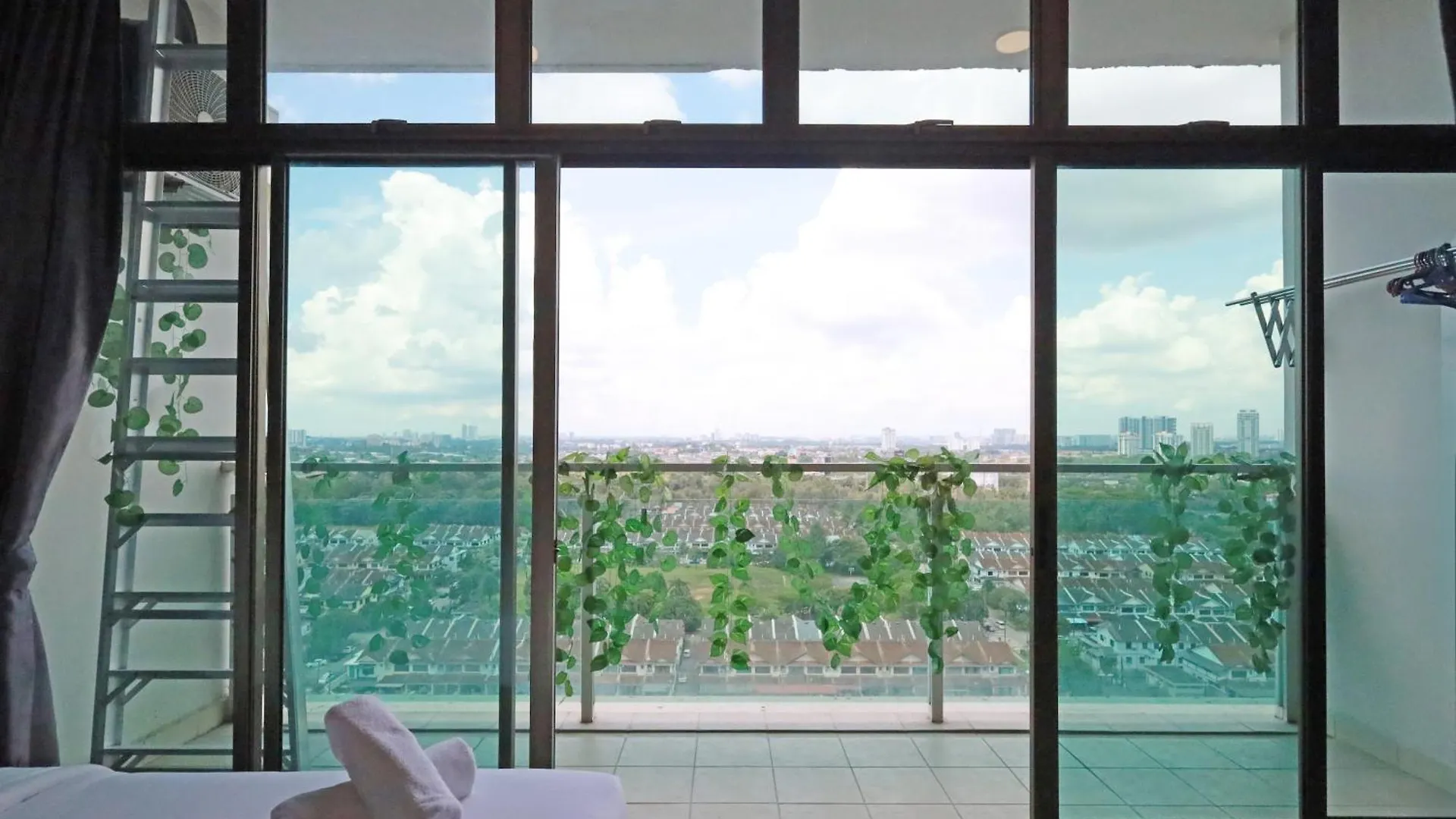 Mount Austin Palazio # Lake View Super Nice View Johor Bahru