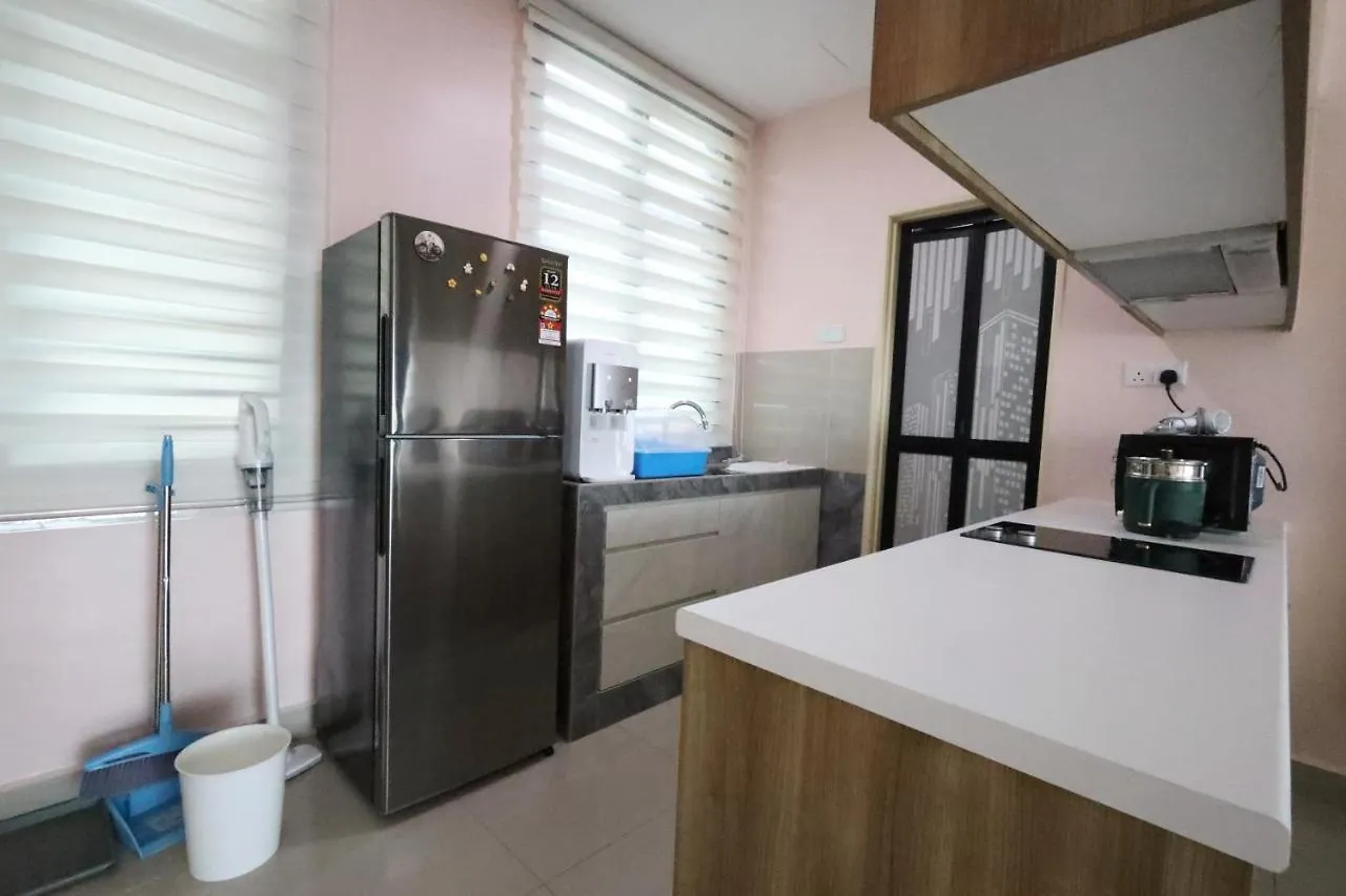 Mount Austin Palazio # Lake View Super Nice View Johor Bahru 0*,  Ma­lay­sia