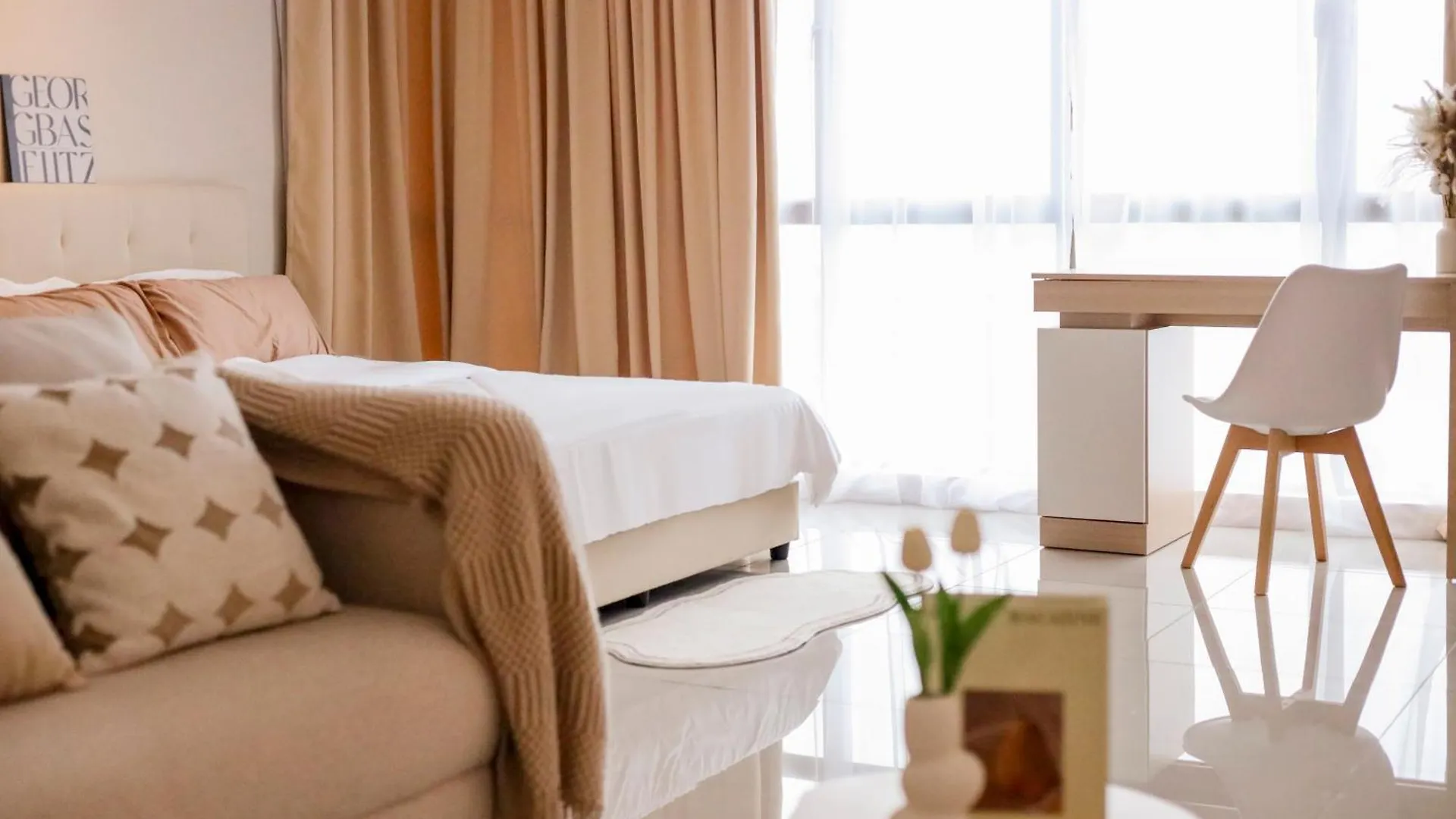 Mount Austin Palazio # Lake View Super Nice View Johor Bahru Ma­lay­sia